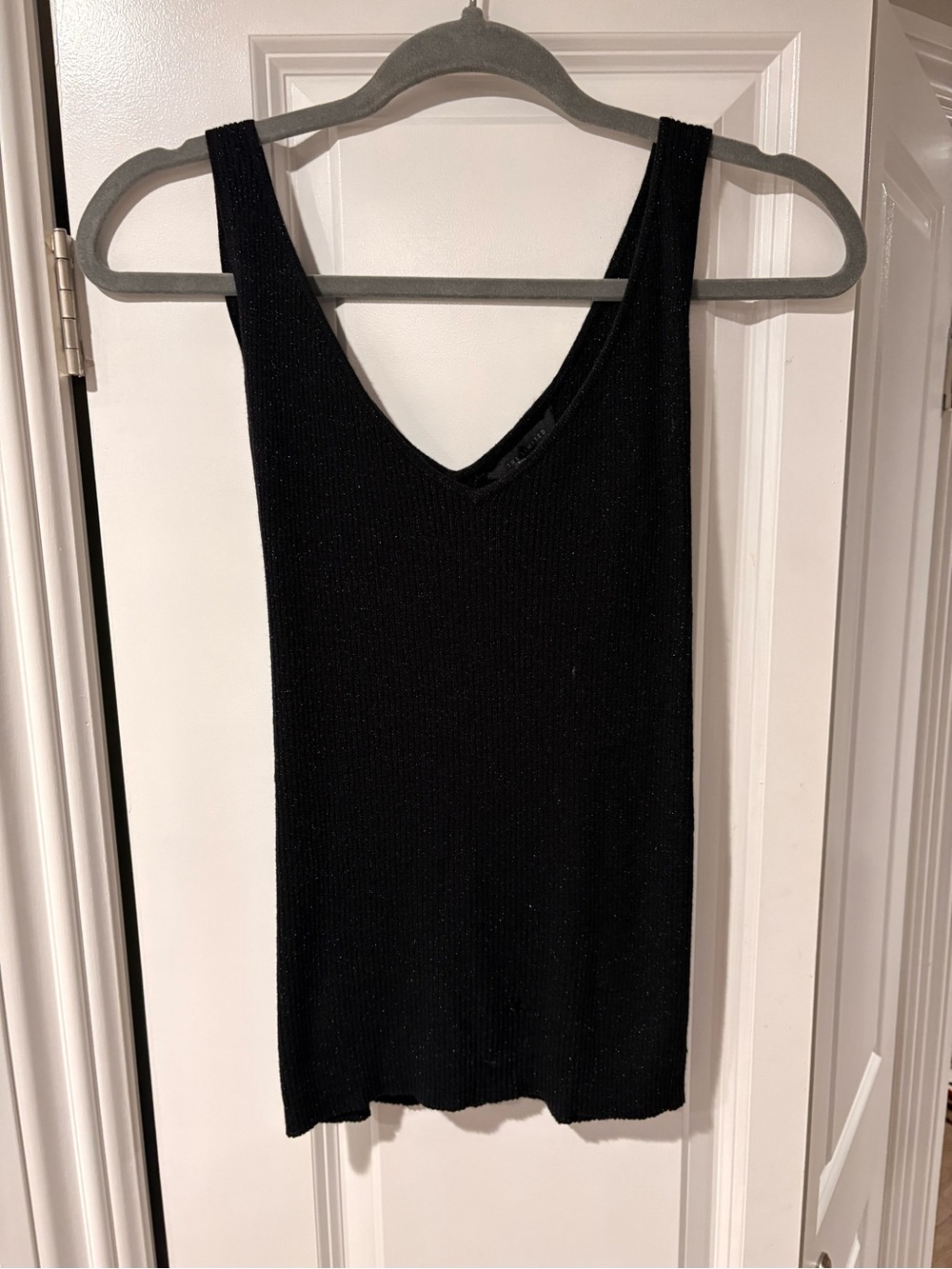 Black V-Neck Ribbed Knit Tank Top - Women